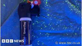 Wakefield PCSOs authorised to use forensic spray - BBC