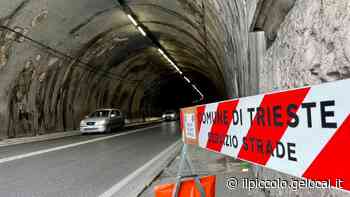 Trieste, cadono calcinacci nella Galleria Sandrinelli: circolazione riaperta - Il Piccolo