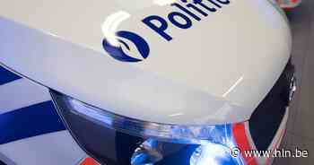 Dieven gooien raam van wagen stuk en stelen handtas - Het Laatste Nieuws