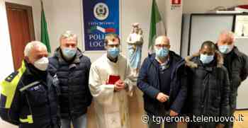 La polizia locale di Cerea adotta la Madonnina abbandonata - TG Verona