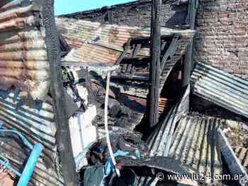 Las llamas consumieron una humilde vivienda en Charcas al 1300 - Lu24 - LU24
