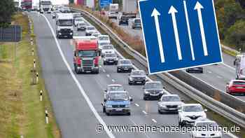 Verkehrszeichen mit weißen Pfeilen und Linie – das bedeutet es