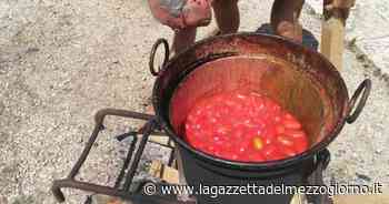 Brindisi, la salsa di pomodoro e il tempo che si ferma nella «notte delle bottiglie» - La Gazzetta del Mezzogiorno