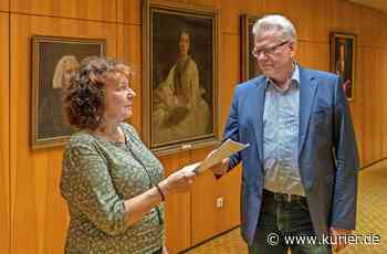 Unterschriftenübergabe - Ebersberger zum Freiluftbad: „Verkauft wird es nicht“ - Nordbayerischer Kurier