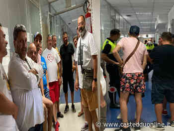 Cagliari, blitz degli ambulanti disperati al Comune: "Al posto dei ristori abbiamo ricevuto multe da pagare" - Casteddu Online