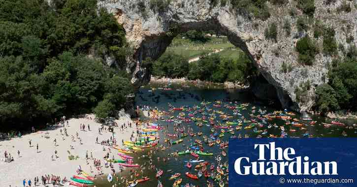 Wish you weren’t here: the photos that show an hour in the life of ‘quiet’ tourist hotspots