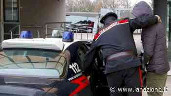 Prato, aggredisce e rapina una giovane donna per strada: arrestato 42enne - LA NAZIONE