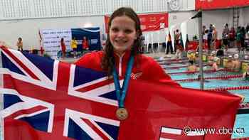 Ottawa teen swimmer ties record for most medals at 2022 Canada Games - CBC.ca