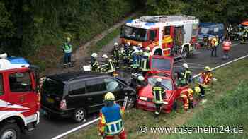 Schwerer Unfall am Montag bei Teisendorf:  Acht Verletzte - zwei davon schwer