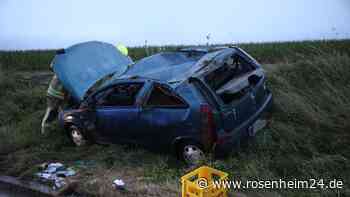 Unfall zwischen Fridolfing und Götzing: Fahrer im Krankenhaus