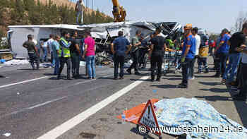 Mehrere Unfälle in der Türkei: Lastwagen rast in Menschenmenge – Mindestens 32 Tote