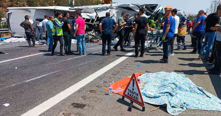 Bus fährt in Unfallstelle – 16 Tote in türkischem Gaziantep
