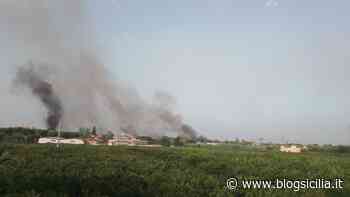 Incendio lungo l’autostrada, automobilisti bloccati in coda sulla Palermo Catania - BlogSicilia.it