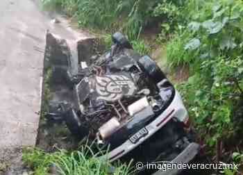 Camioneta volcó en carretera Coatepec-Trancas a la altura de El Grande - Imagen de Veracruz
