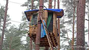 Losser Forst: Versammlung der Waldbesetzer ist aufgelöst – Baumhäuser werden zurückgebaut - az-online.de