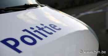 Auto crasht na politieachtervolging in maïsveld: bestuurder spoorloos - Het Laatste Nieuws