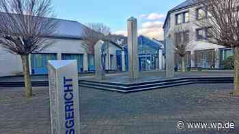 Attendorn: Polizei nimmt Mann auf Baustelle im Dixi-Klo fest - WP News