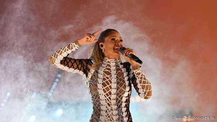 Helene Fischer gibt Mega-Konzert: Partystimmung im Regen