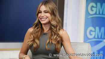 See Sofia Vergara Getting A Bizarre Foot Massage - Giant Freakin Robot