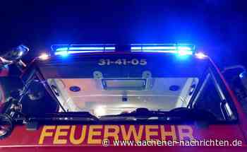 Feuerwehreinsatz: Einsatzkräfte löschen brennendes Papier im Keller