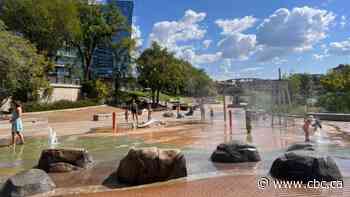 As the mercury rises in Saskatchewan, people rush to cool down - CBC.ca