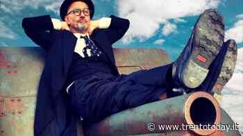 Una performance poetica in stile futurista a Riva del Garda - TrentoToday