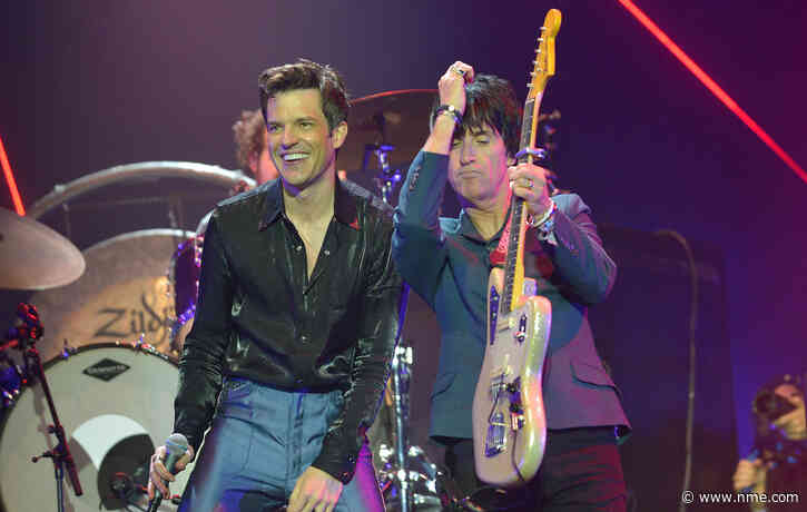 Watch Johnny Marr join The Killers on stage as they begin US tour together