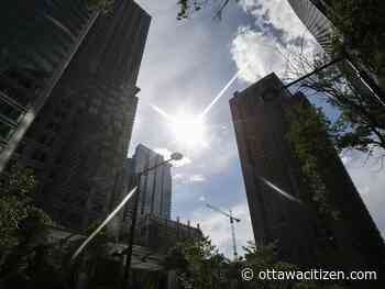 Bilingualism pays: Canadians who speak English and French earn more — census