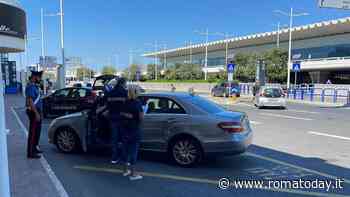 Fiumicino, caricavano clienti senza autorizzazione: multati due Ncc