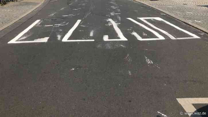 Essen: Betrunkener malt falschen Zebrastreifen auf Straße - WAZ News