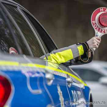 Verkehrskontrolle in Essen: Mann fährt auf Polizistin zu und flieht - Radio Essen