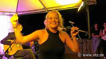 Regen über Dornburg nahm nicht die Lust beim Wandelkonzert