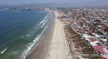 Arresta policía municipal de Ensenada a ciudadana que intentó cruzar por la playa de un hotel - La Jornada Baja California