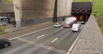 Twee rijstroken versperd op Antwerpse Ring ter hoogte van Kennedytunnel - Het Laatste Nieuws