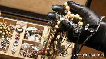 Massa, furto in gioielleria del centro: arrestato dai carabinieri grazie a un giovane cittadino - La Voce Apuana