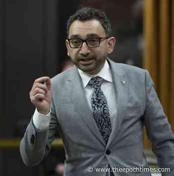 Government Not Responsible for Airport Delays, Transport Minister Says - The Epoch Times