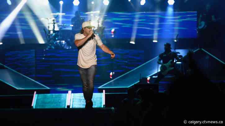 'The most Alberta thing I've ever seen in my life': Country Thunder kicks up some dust downtown