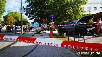 Salzburg: Auto rast in Menschenmenge - Polizei sichert Bereich mit Maschinengewehren - RTL Online