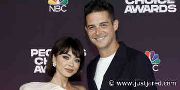 Sarah Hyland & Wells Adams Are Married!