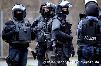Nachbarn in Mannheim mit Messer und Baseballschläger bedroht - SEK-Einsatz - Mannheimer Morgen