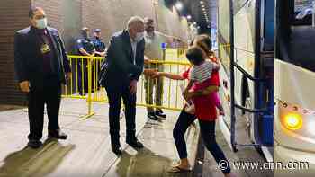 Officials: NYC welcomes largest single-day arrival of migrants from Texas