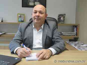 Prefeito de Brusque é ameaçado com faca por servidor do alto escalão - Misturebas