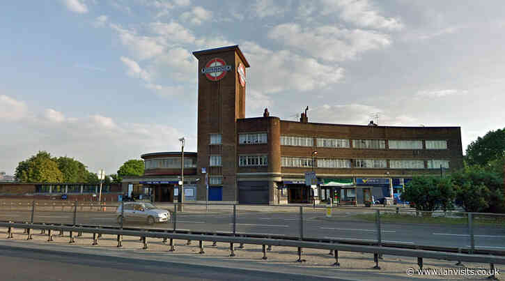 Woman killed after road accident blocks the Piccadilly line