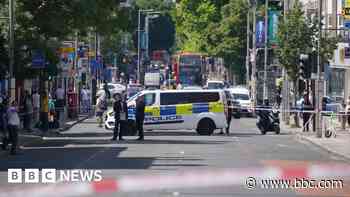 Man killed in Ealing Star & Scorpion pub stabbing - BBC