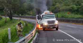 FOTOS: Se incendia pipa de gas en la autopista Tepic - Guadalajara - NTV | El Portal de Nayarit