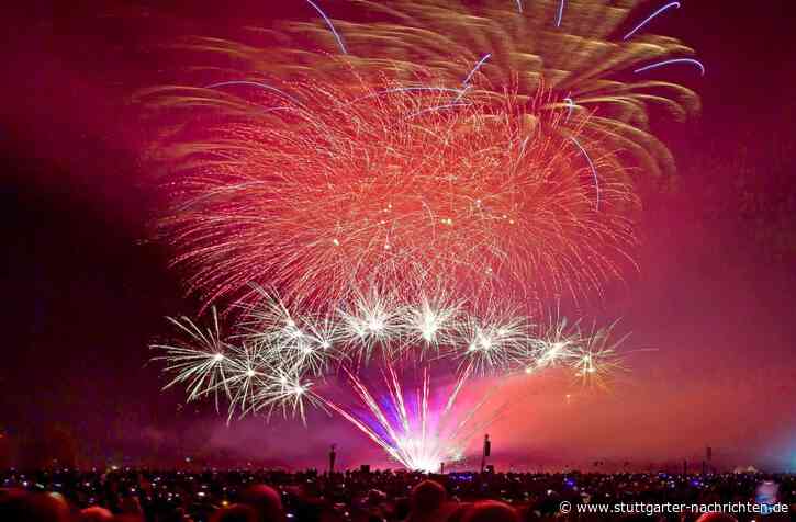 Flammenden Sterne in Ostfildern: Tausende bestaunen einen glitzernden Himmel - Stuttgarter Nachrichten