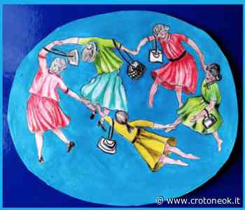 Crotone, si ritrovano dopo anni e scrivono un libro speciale. La bella storia di 21 ex studentesse del Gravina ~ CrotoneOk.it - CrotoneOK.it