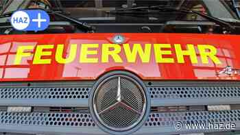 Feuerwehreinsatz: Ast im Sundern bei Hemmingen droht abzustürzen - HAZ