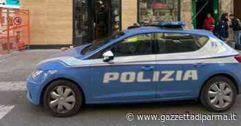 Ruba un portafogli e un iPhone: rintracciato in un bar a Parma e denunciato - Gazzetta di Parma