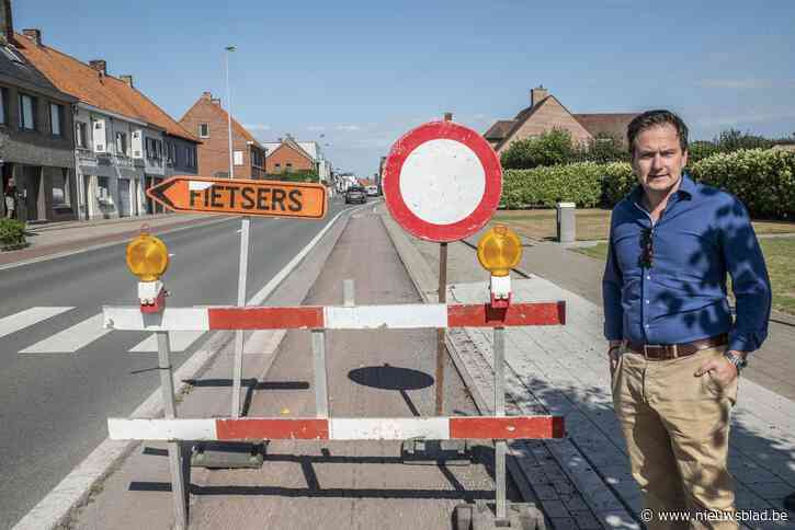 Aannemer komt afspraken niet na en creëert gevaarlijke situatie voor fietsers: “Jonge inwoner brak daardoor zelfs zijn pols”